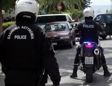 Ξυλοδαρμός αστυνομικών από Αλβανό στον Βόλο! - Μετά τους Ρομά και οι Αλβανοί...